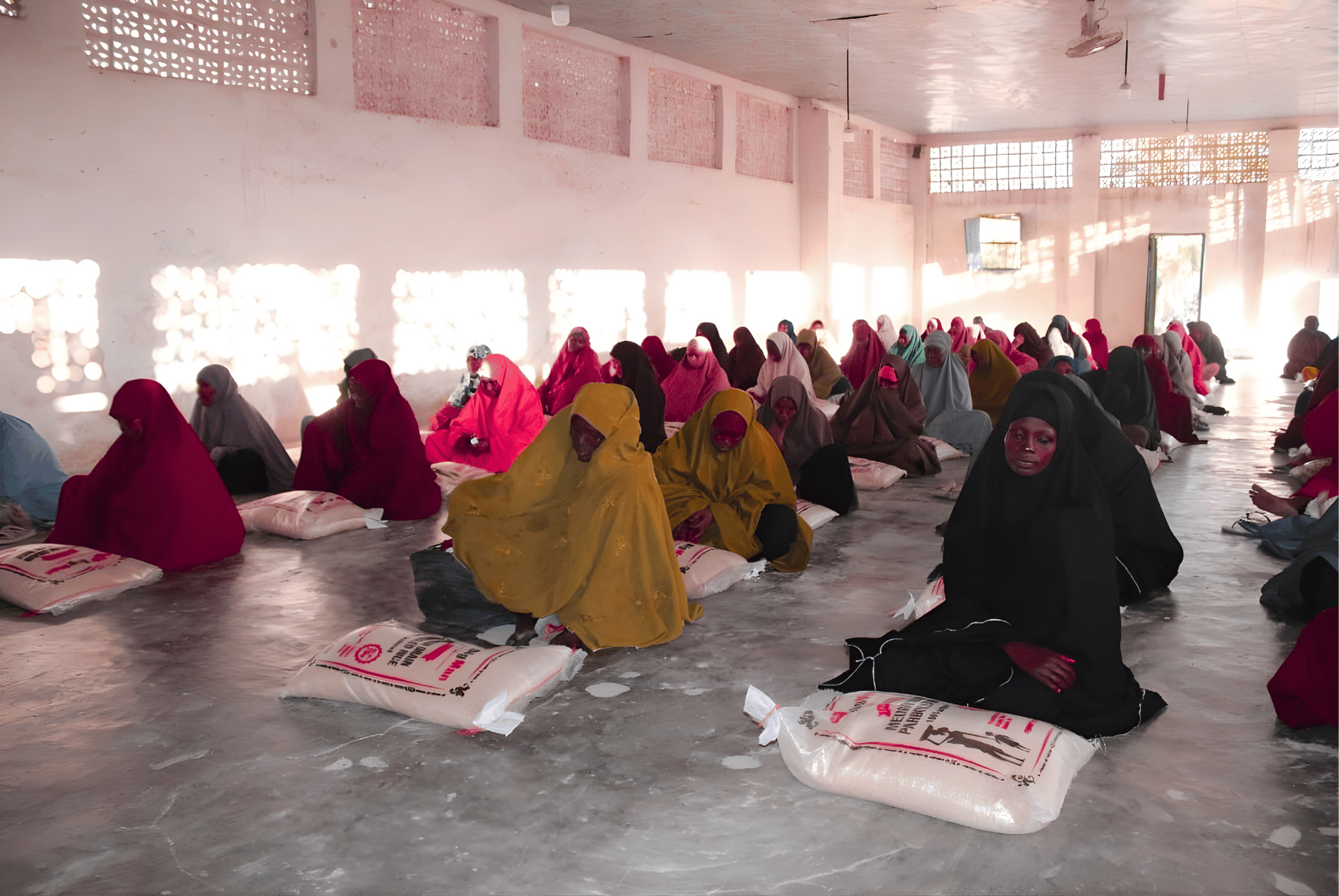 توزيع سلال غذائية - أرز